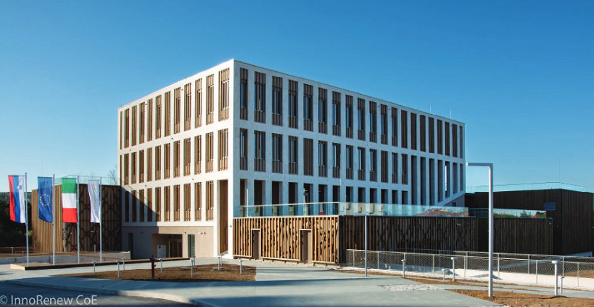 Slika 9: Nova zgradba inštituta InnoRenew CoE je primer dejavnosti, ki so v skladu z vrednotami Novega evropskega Bauhausa, in je največja lesena zgradba v Sloveniji. Vključuje principe trajnostne gradnje, oblikovana pa je tako, da ustvarja boljšo uporabniško izkušnjo (vir: innorenew.eu).