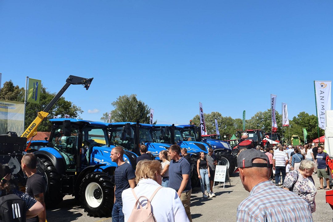 Slovenski trg traktorjev 2025: Je bilo v letu 2025 doseženo dno?