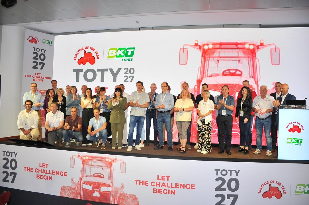 Traktor leta 2027: Začetek izbora